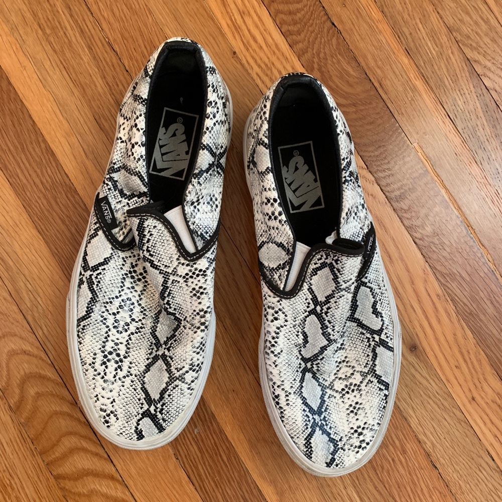 VANS SNAKESKIN BLACK WHITE SLIP ONS WOMENS SIZE 8
